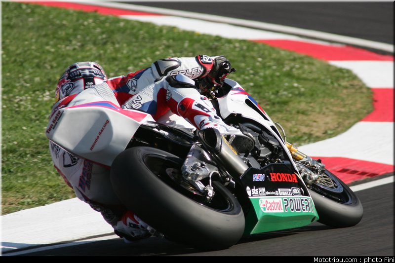superbike_aoyama_002_imola_2012