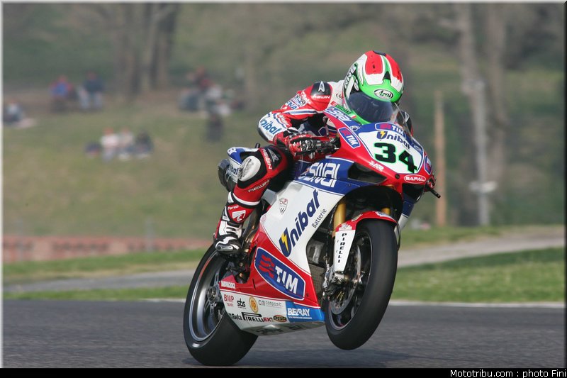 superbike_giugliano_005_imola_2012