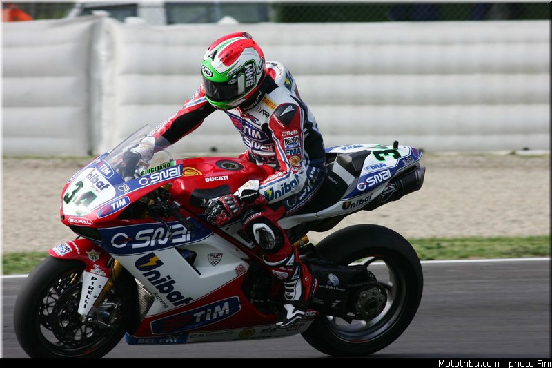 superbike_giugliano_008_imola_2012