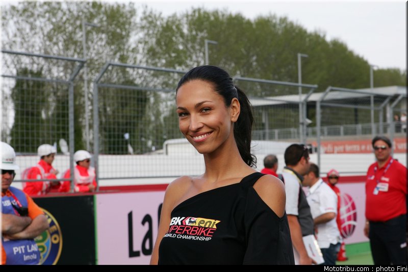 superbike_pit_babe_001_imola_2012