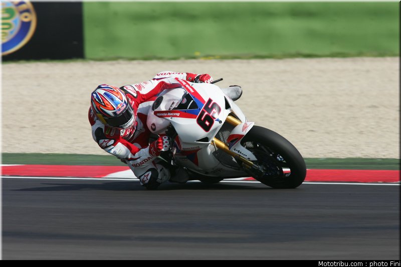 superbike_rea_006_imola_2012