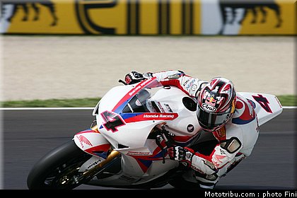 superbike_aoyama_005_imola_2012.jpg