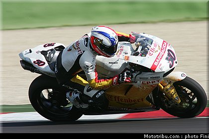 superbike_guintoli_006_imola_2012.jpg