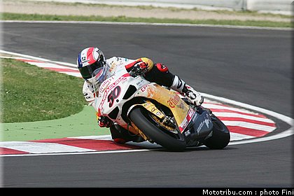 superbike_guintoli_008_imola_2012.jpg
