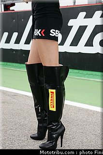 superbike_pit_babe_010_imola_2012.jpg