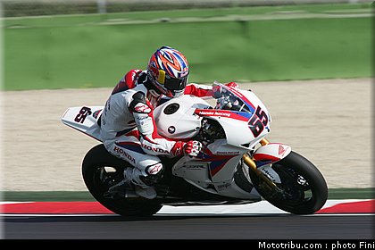 superbike_rea_005_imola_2012.jpg
