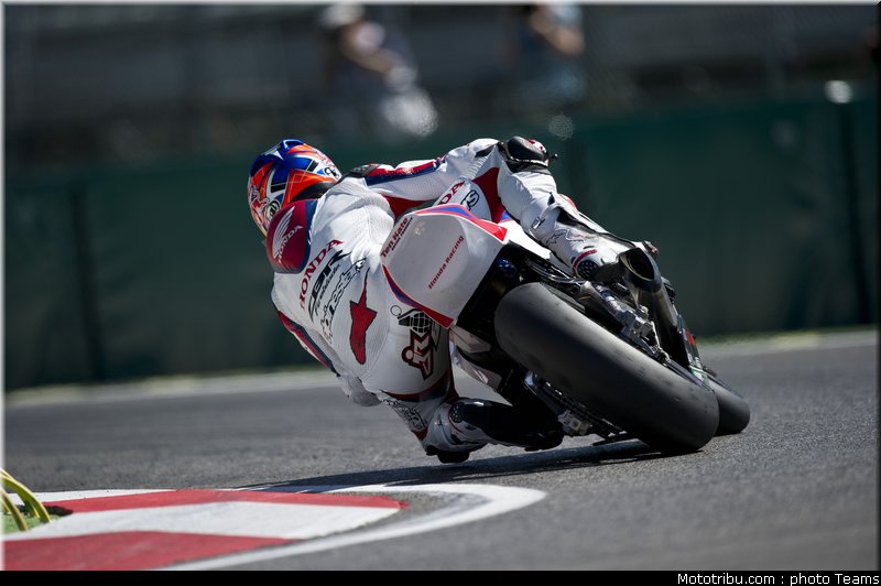 superbike_rea_003_imola_2012