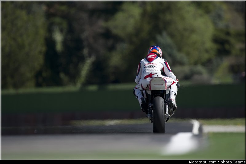 superbike_rea_004_imola_2012
