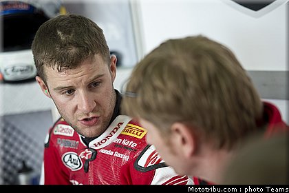 superbike_rea_032_imola_2012.jpg