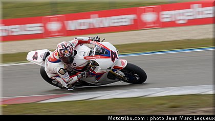 superbike_aoyama_003_pays_bas_assen_2012.jpg