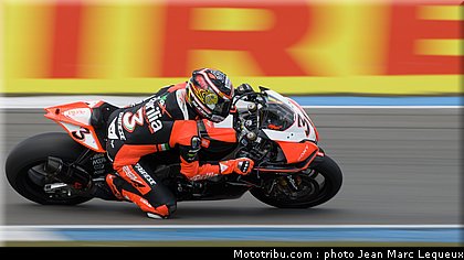 superbike_biaggi_002_pays_bas_assen_2012.jpg