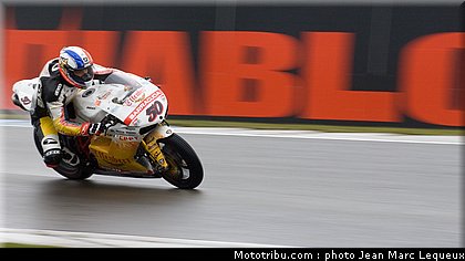 superbike_guintoli_003_pays_bas_assen_2012.jpg