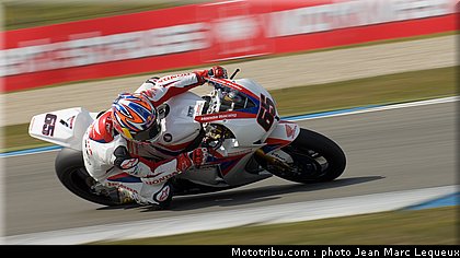 superbike_rea_001_pays_bas_assen_2012.jpg