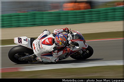 superbike_rea_002_pays_bas_assen_2012.jpg