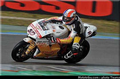 superbike_guintoli_002_pays_bas_assen_2012.jpg