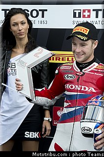 superbike_pitbabe_016_pays_bas_assen_2012.jpg