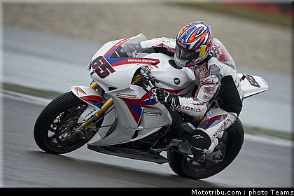 superbike_rea_020_pays_bas_assen_2012.jpg