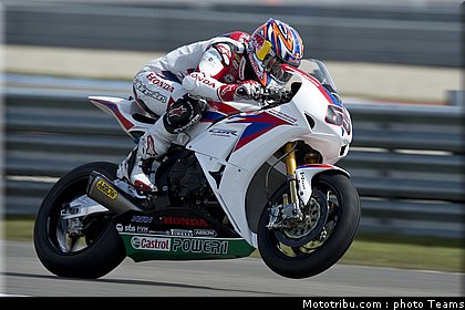superbike_rea_022_pays_bas_assen_2012.jpg