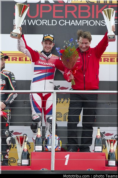 superbike_rea_007_wsbk_2012_angleterre_donington