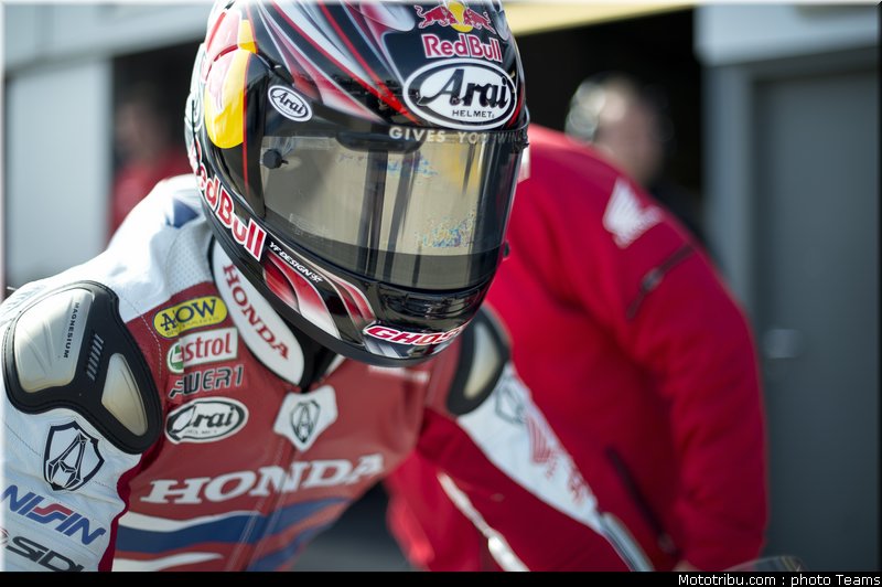 superbike_rea_014_wsbk_2012_angleterre_donington