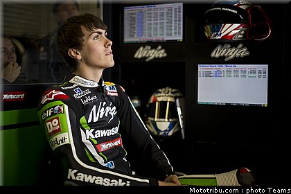 superbike_baz_015_wsbk_2012_angleterre_donington.jpg