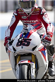 superbike_rea_003_wsbk_2012_angleterre_donington.jpg