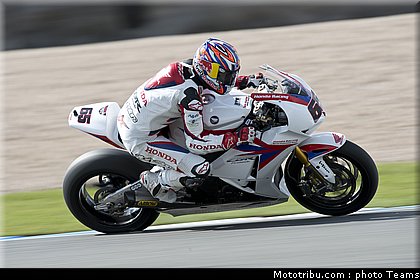 superbike_rea_012_wsbk_2012_angleterre_donington.jpg