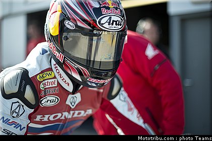 superbike_rea_014_wsbk_2012_angleterre_donington.jpg