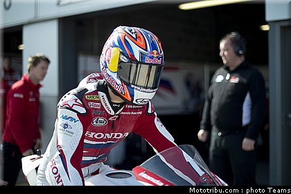 superbike_rea_015_wsbk_2012_angleterre_donington.jpg