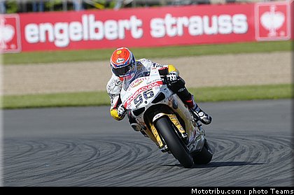 superbike_smrz_001_wsbk_2012_angleterre_donington.jpg