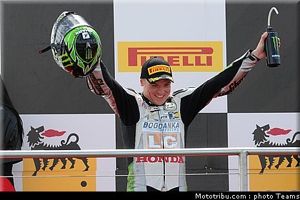 supersport_lowes_001_wsbk_2012_angleterre_donington.jpg