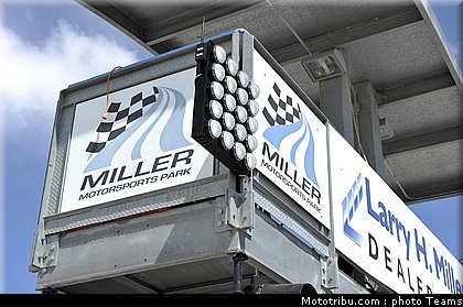 wsbk_ambiance_001_usa_miller_2012.jpg
