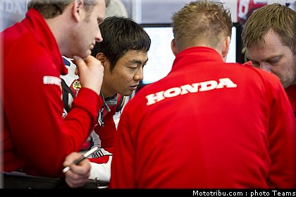 wsbk_aoyama_003_usa_miller_2012.jpg