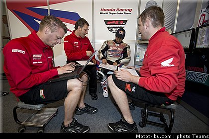 wsbk_aoyama_010_usa_miller_2012.jpg