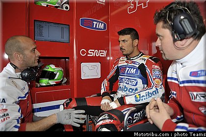 wsbk_giugliano_001_usa_miller_2012.jpg