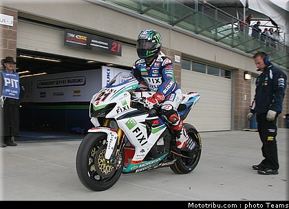 wsbk_hopkins_002_usa_miller_2012.jpg