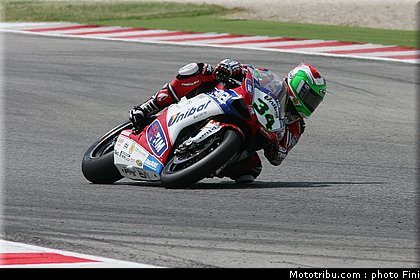sbk_giugliano_008_san_marin_misano_2012.jpg
