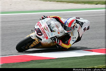sbk_guintoli_001_san_marin_misano_2012.jpg