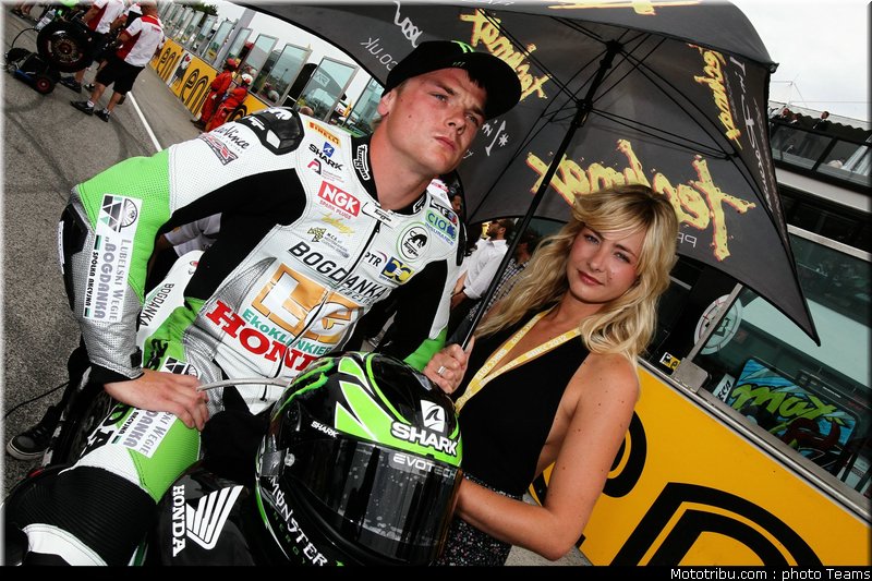sbk_pitbabe_001_san_marin_misano_2012