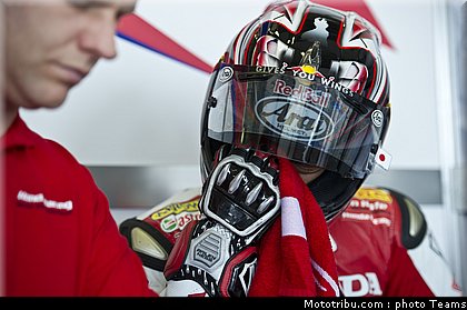 sbk_aoyama_010_san_marin_misano_2012.jpg
