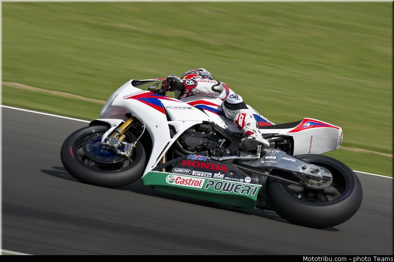 sbk_aoyama_001angleterre_silverstone_2012