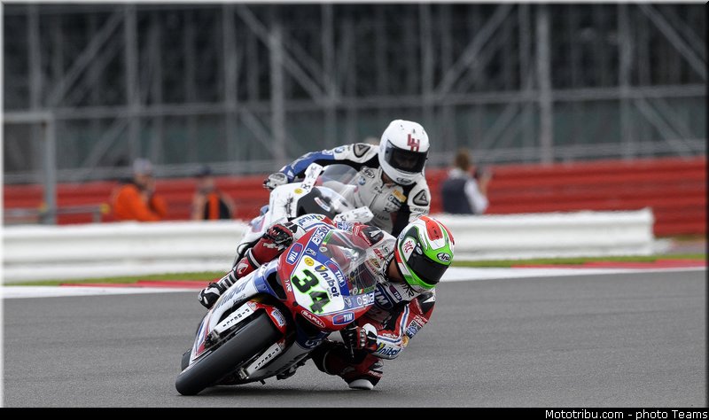 sbk_giugliano_004angleterre_silverstone_2012