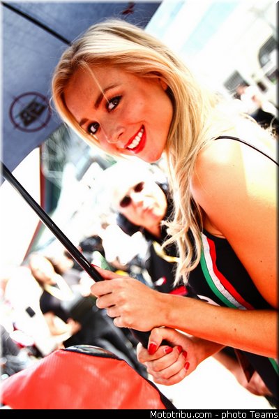 sbk_pitbabe_001angleterre_silverstone_2012