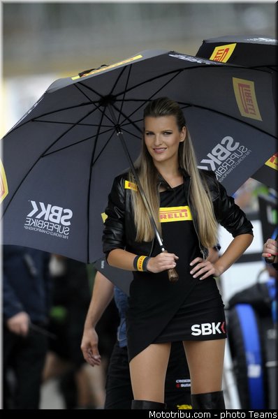 sbk_pitbabe_003angleterre_silverstone_2012