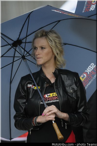 sbk_pitbabe_007angleterre_silverstone_2012
