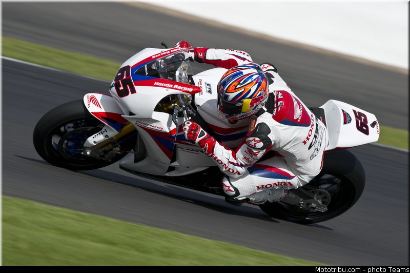sbk_rea_005angleterre_silverstone_2012