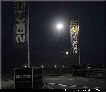 sbk_ambiance_005angleterre_silverstone_2012.jpg