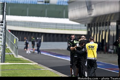 sbk_ambiance_022angleterre_silverstone_2012.jpg