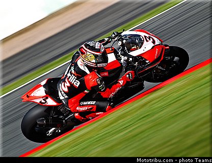 sbk_biaggi_005angleterre_silverstone_2012.jpg