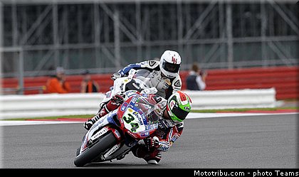 sbk_giugliano_004angleterre_silverstone_2012.jpg